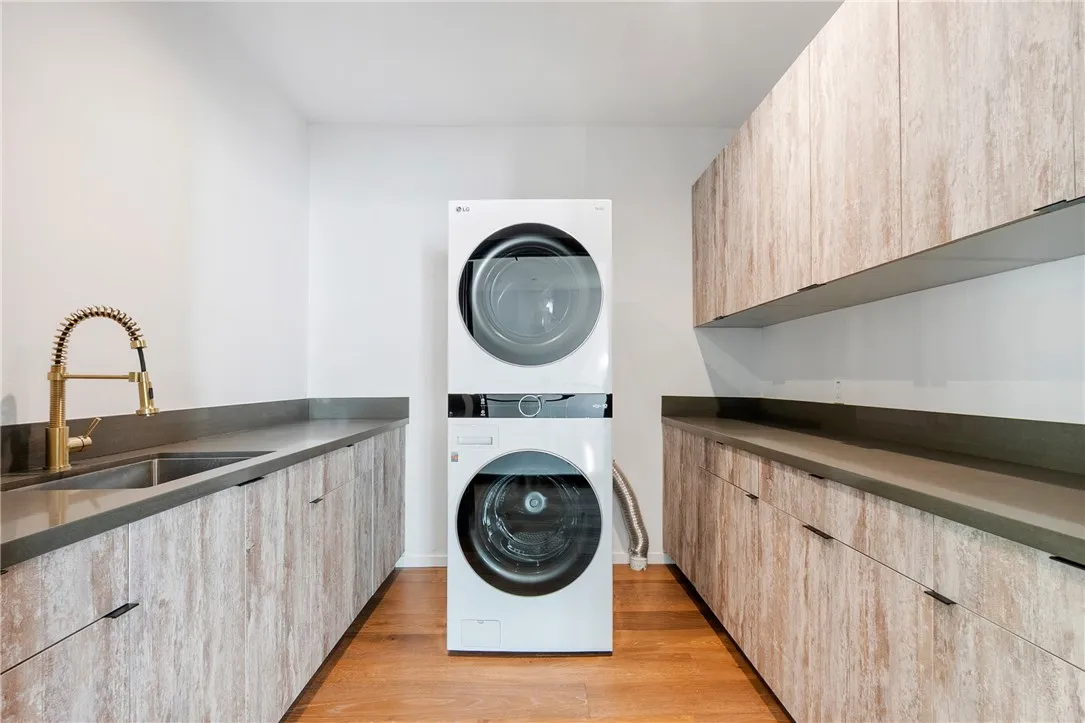 816 N Sycamore, Los Angeles, California 90038 home-pic-34