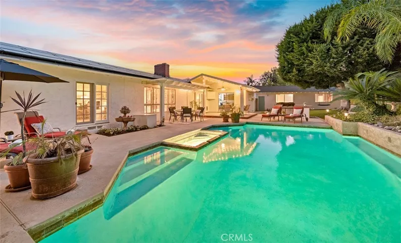 Welcome Home to 2207 Calle Ultimo.