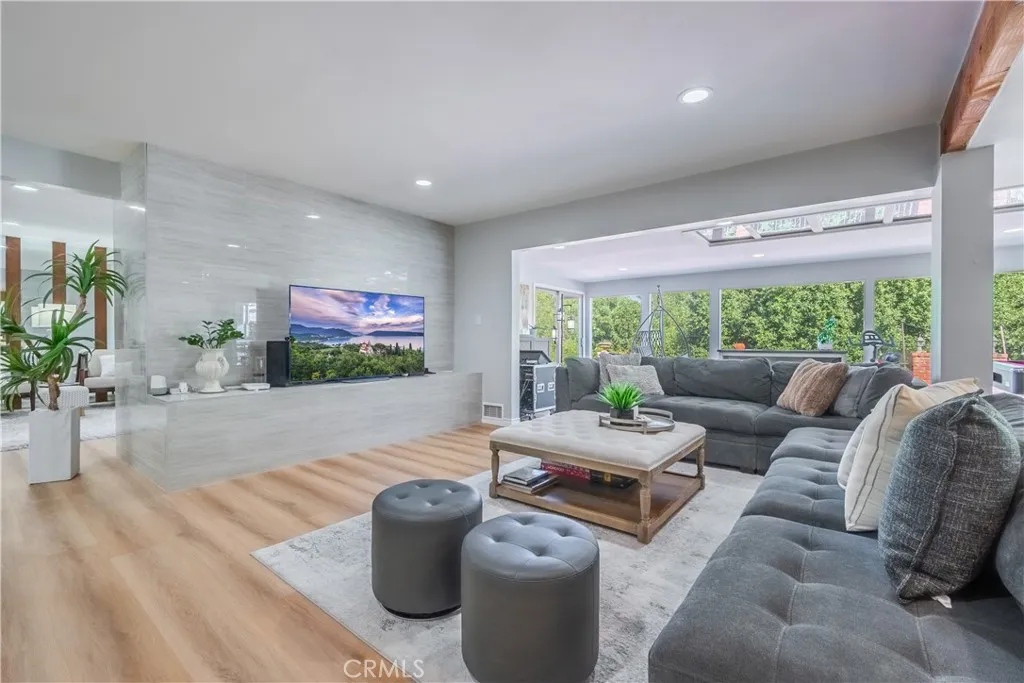 19742 Cameron Avenue, Covina, California 91724 home-pic-7