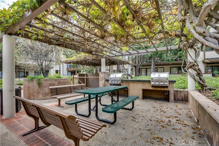 Outdoor BBQ area!