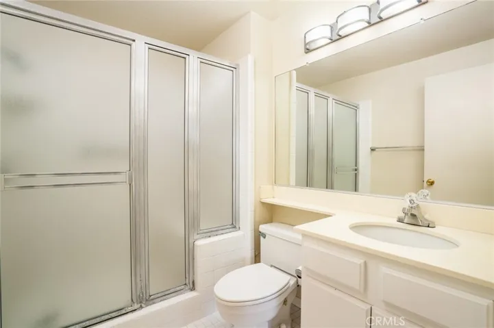 Guest bath w/walk-in shower!