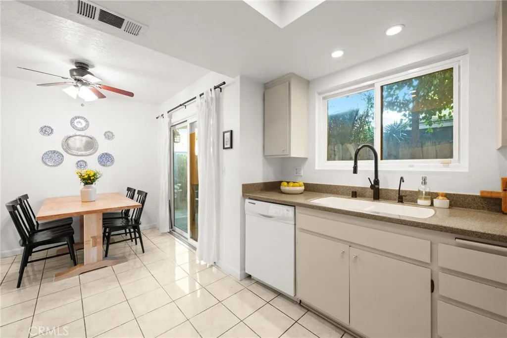 333 W Duarte, Monrovia, California 91016 home-pic-14