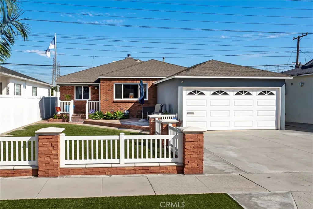 3814 Stevely, Long Beach, California 90808 home-pic-1