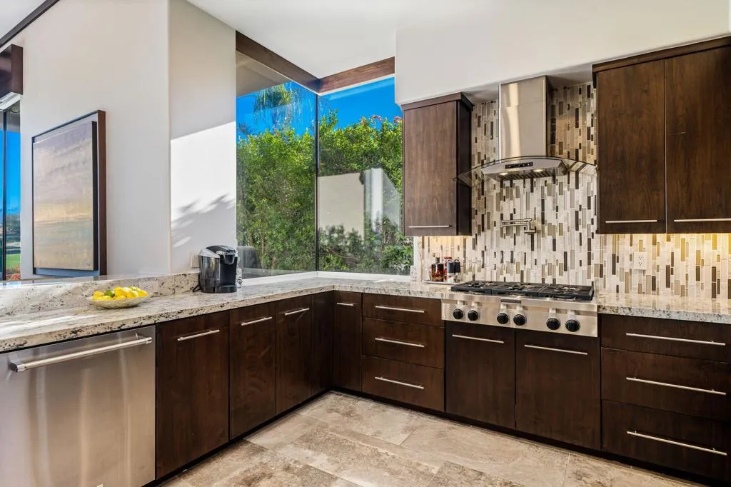 235 Loch Lomond Road, Rancho Mirage, California 92270 home-pic-14