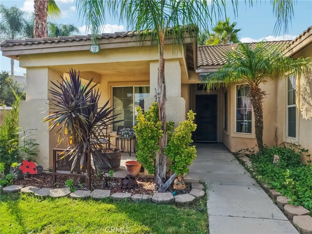 36918 Blanc Court, Winchester, California 92596 home-pic-2