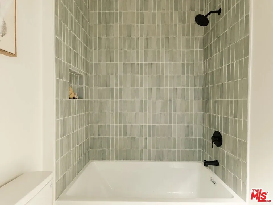 3629 Rosewood Avenue, Los Angeles, California 90066 home-pic-25