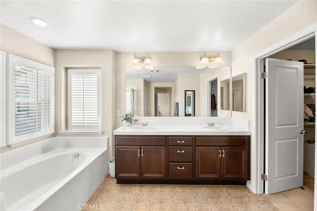 29541 Pebble Creek, Menifee, California 92585 home-pic-33