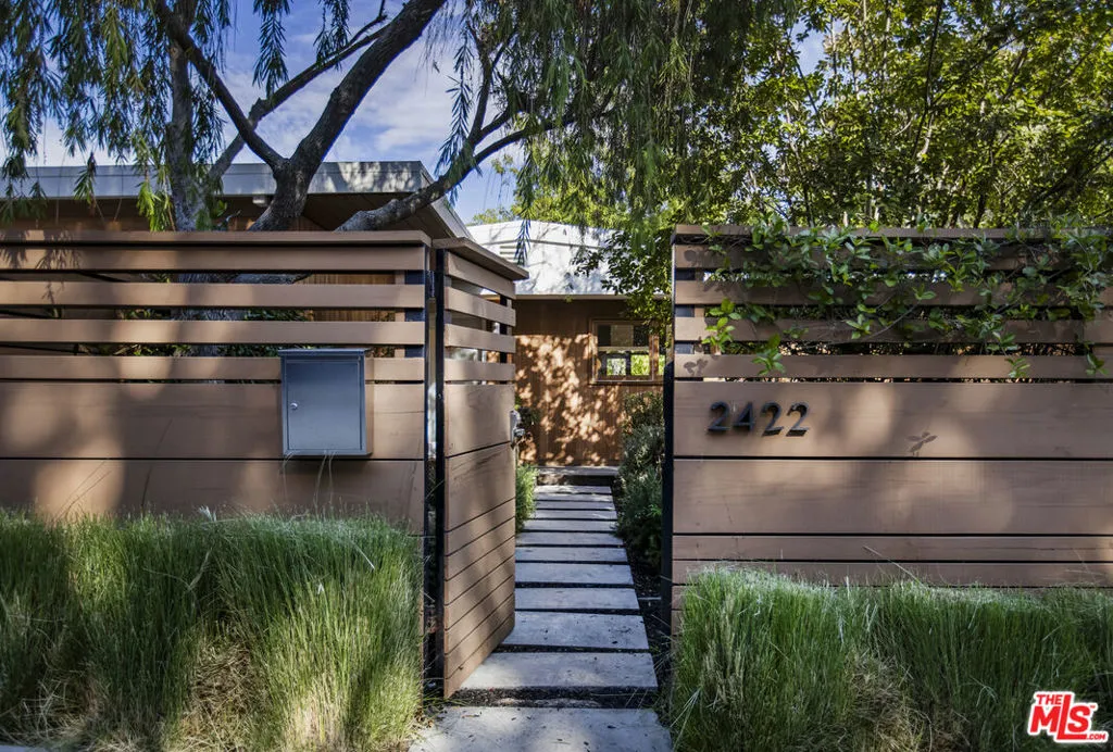 2422 Claremont Avenue, Los Angeles, California 90027 home-pic-3