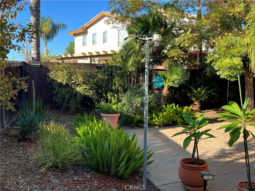 1483 Albillo Loop, Perris, California 92571 home-pic-27