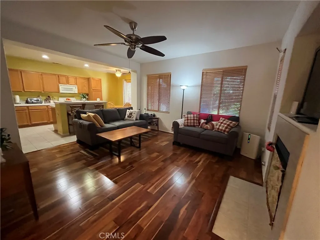 1483 Albillo Loop, Perris, California 92571 home-pic-7