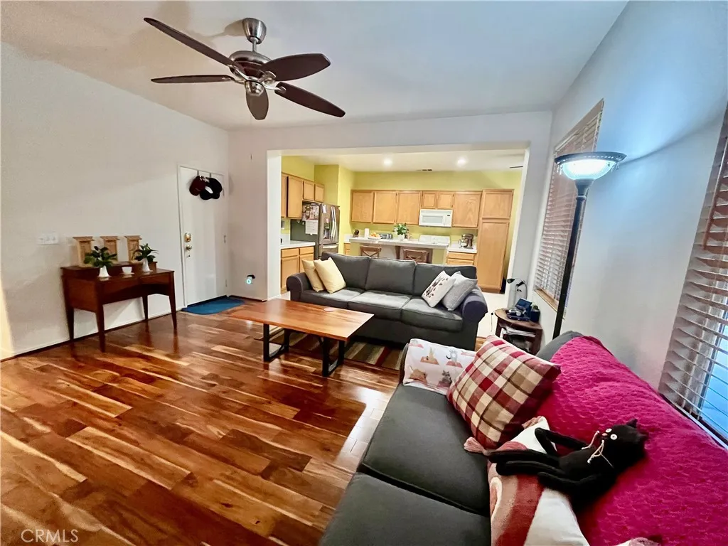 1483 Albillo Loop, Perris, California 92571 home-pic-5