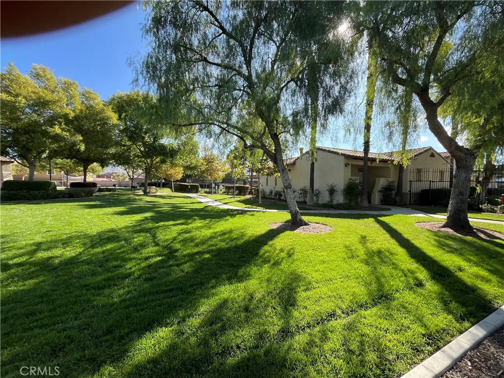 1483 Albillo Loop, Perris, California 92571 home-pic-35