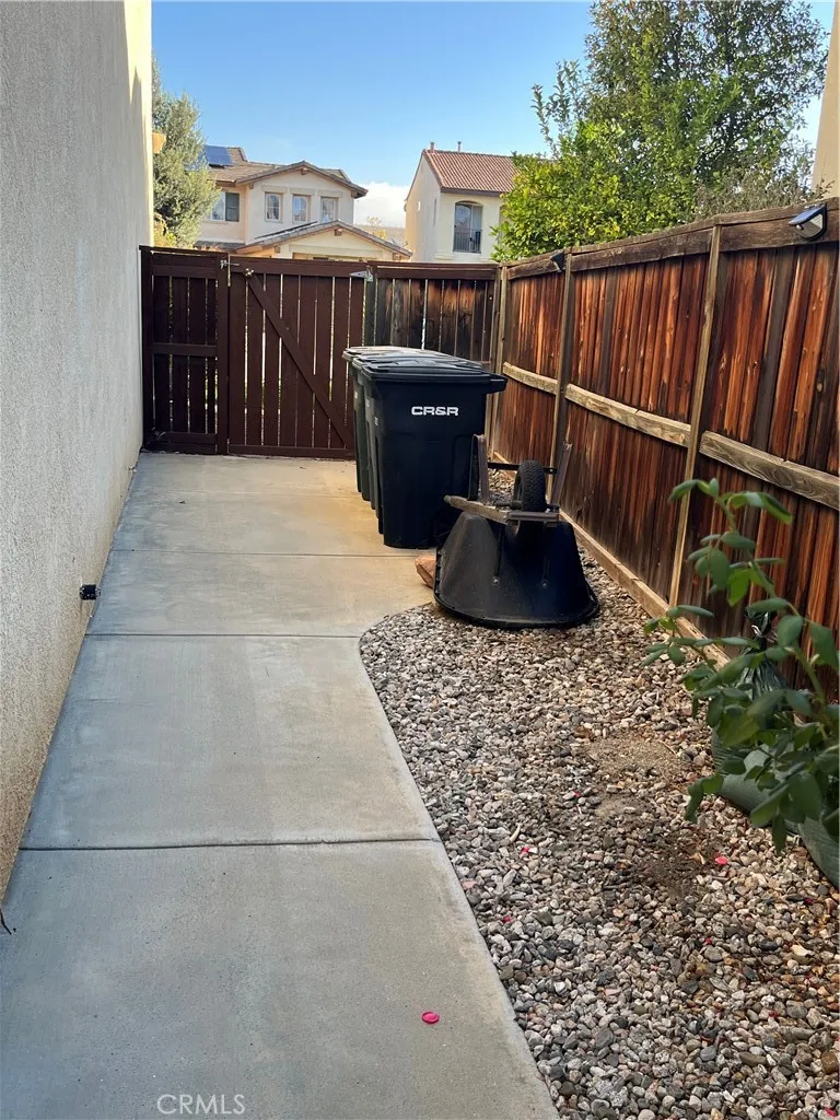 1483 Albillo Loop, Perris, California 92571 home-pic-32