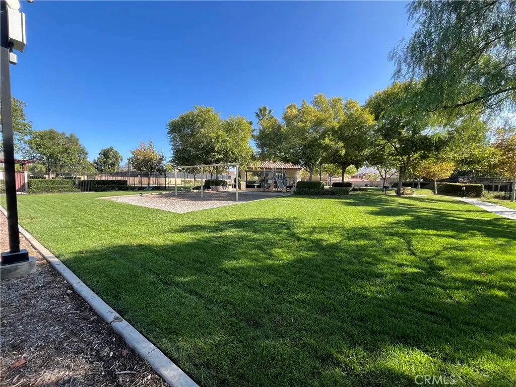 1483 Albillo Loop, Perris, California 92571 home-pic-36