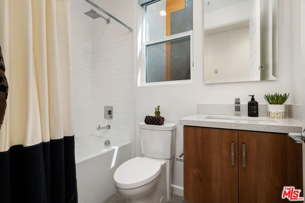 504 Paragon Loop, Palm Springs, California 92262 home-pic-9