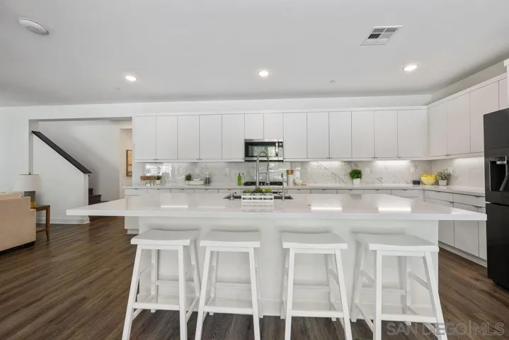 8894 Trailridge Ave, Santee, California 92071