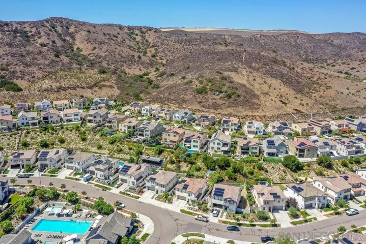 8894 Trailridge Ave, Santee, California 92071