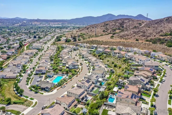 8894 Trailridge Ave, Santee, California 92071