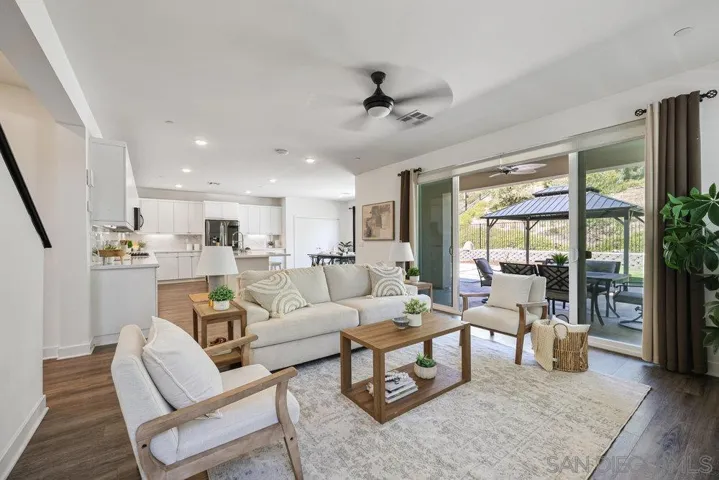 8894 Trailridge Ave, Santee, California 92071