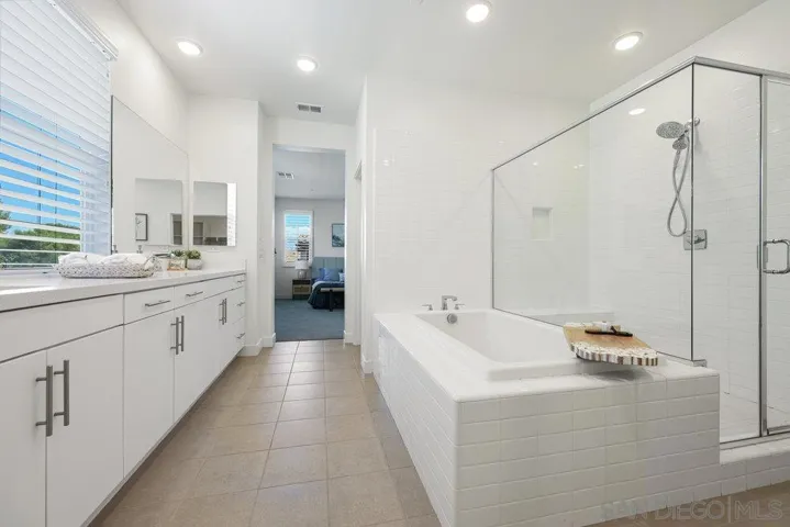 8894 Trailridge Ave, Santee, California 92071