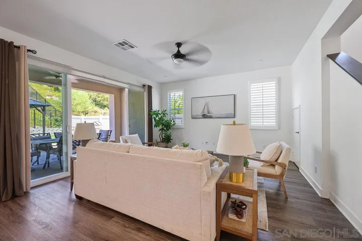 8894 Trailridge Ave, Santee, California 92071