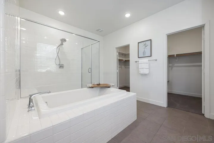 8894 Trailridge Ave, Santee, California 92071