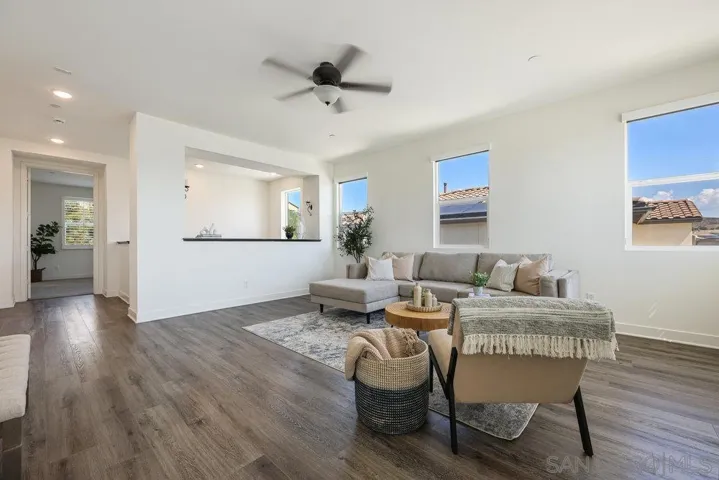 8894 Trailridge Ave, Santee, California 92071