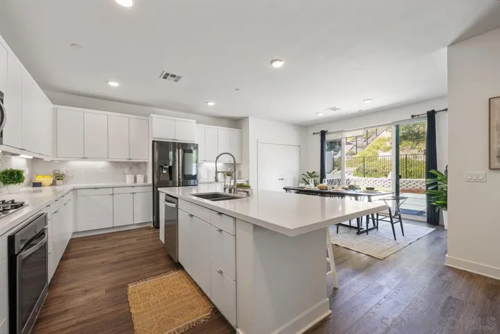 8894 Trailridge Ave, Santee, California 92071