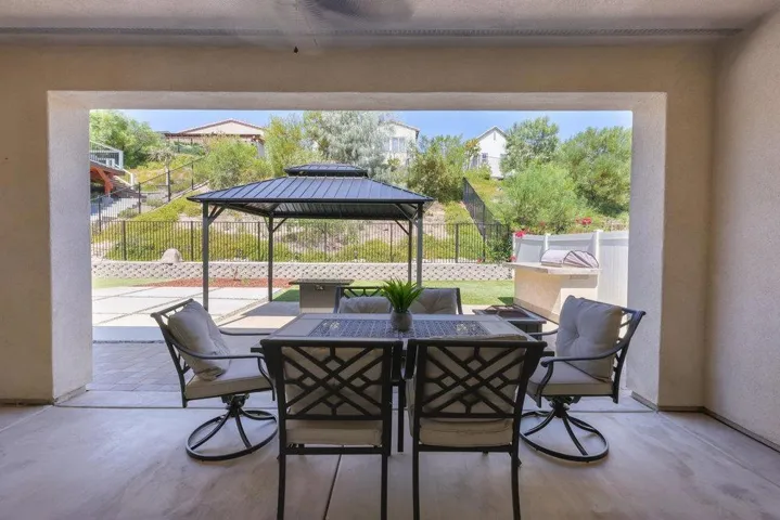 8894 Trailridge Ave, Santee, California 92071