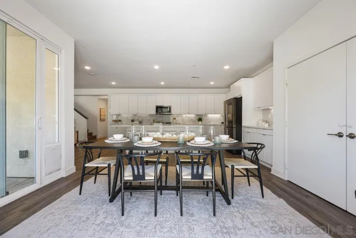 8894 Trailridge Ave, Santee, California 92071