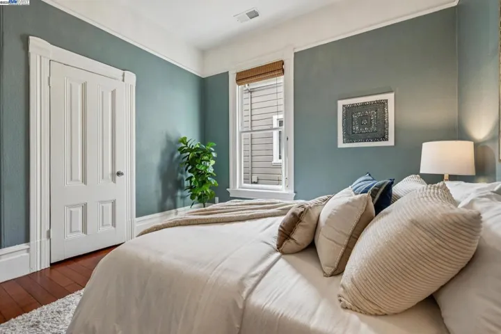 2151 Alameda Avenue, Alameda, California 94501
