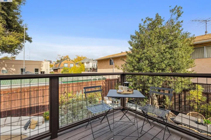 2151 Alameda Avenue, Alameda, California 94501