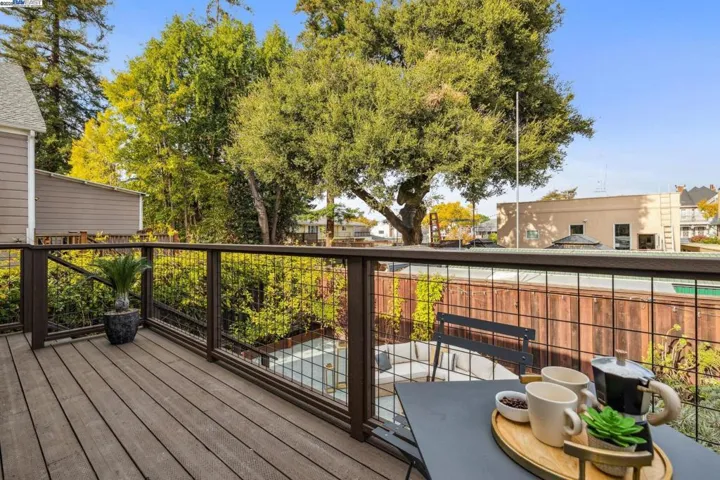 2151 Alameda Avenue, Alameda, California 94501