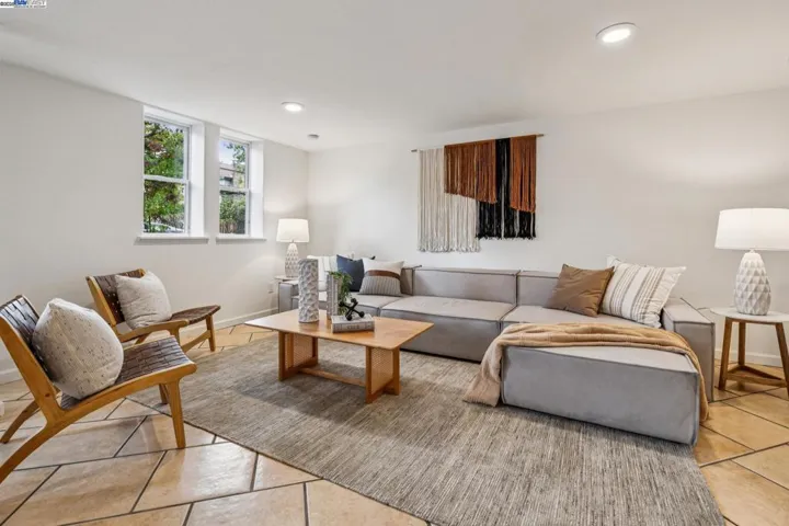 2151 Alameda Avenue, Alameda, California 94501