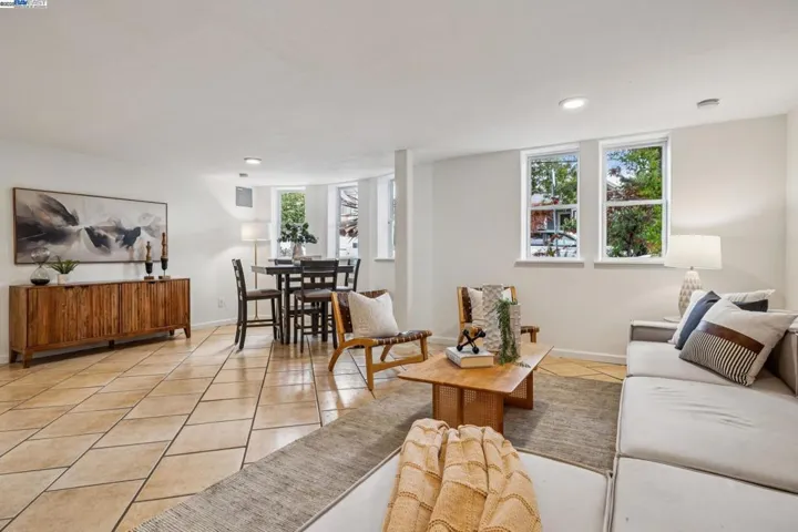 2151 Alameda Avenue, Alameda, California 94501