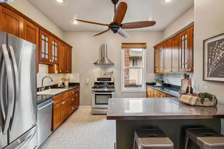 2151 Alameda Avenue, Alameda, California 94501