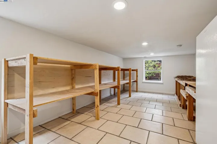 2151 Alameda Avenue, Alameda, California 94501