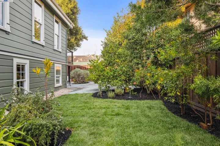 2151 Alameda Avenue, Alameda, California 94501