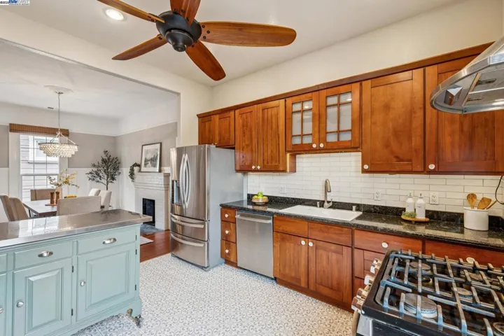 2151 Alameda Avenue, Alameda, California 94501