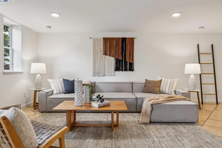 2151 Alameda Avenue, Alameda, California 94501