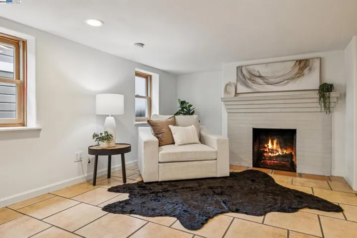 2151 Alameda Avenue, Alameda, California 94501