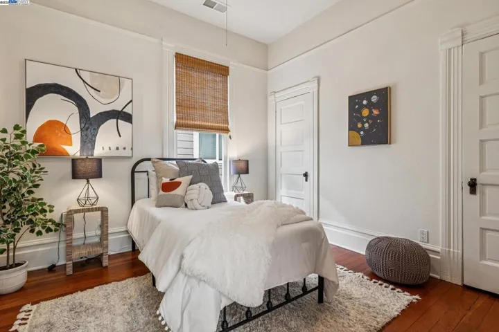 2151 Alameda Avenue, Alameda, California 94501