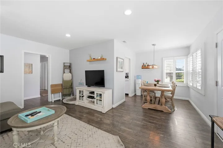 2076 Elanita, San Pedro, California 90732