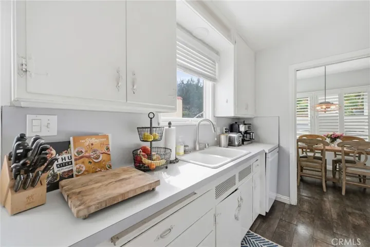 2076 Elanita, San Pedro, California 90732