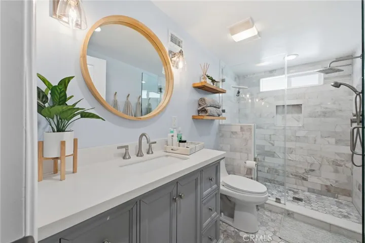 2076 Elanita, San Pedro, California 90732
