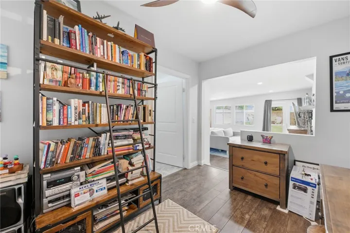 2076 Elanita, San Pedro, California 90732
