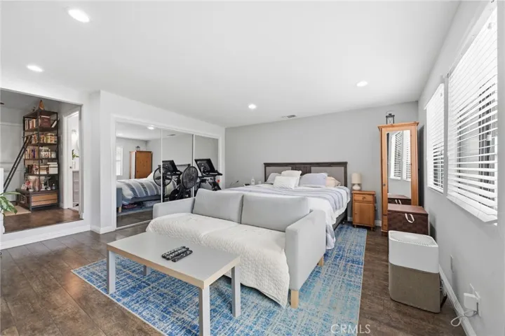 2076 Elanita, San Pedro, California 90732