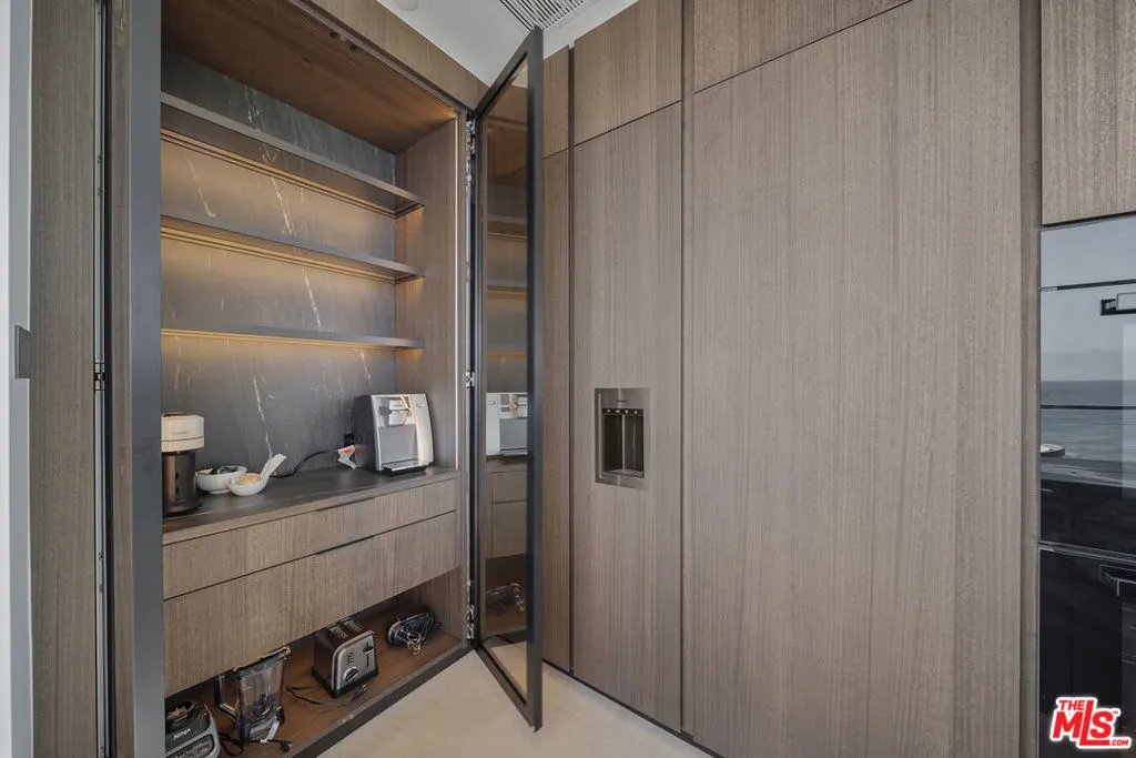 18954 Pacific Coast Highway, Malibu, California 90265 home-pic-16