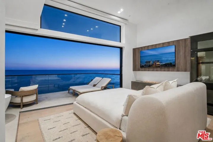 18954 Pacific Coast Highway, Malibu, California 90265