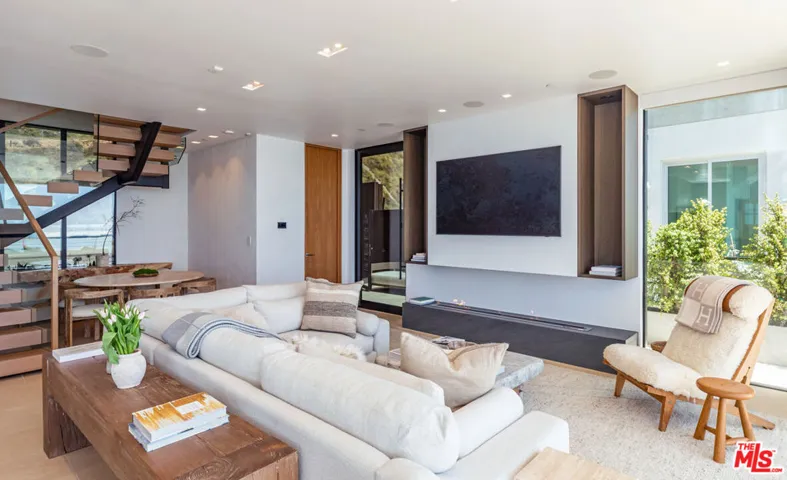18954 Pacific Coast Highway, Malibu, California 90265